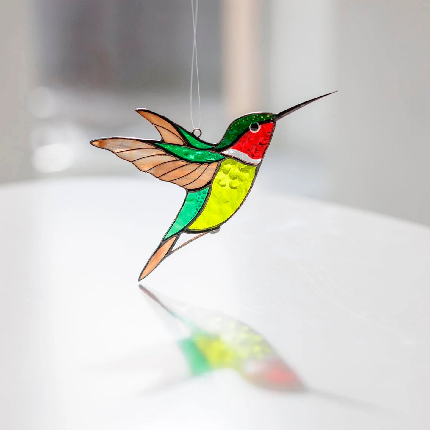 Grüner Kolibri-Sonnenfänger – Buntglas-Fensterdekor-Geschenk für Mama, Oma oder Naturliebhaber