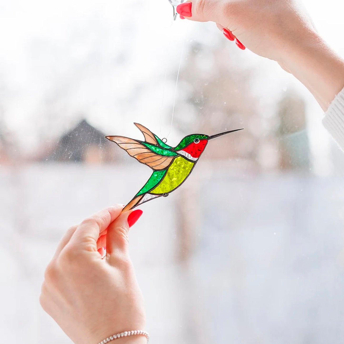 Grüner Kolibri-Sonnenfänger – Buntglas-Fensterdekor-Geschenk für Mama, Oma oder Naturliebhaber