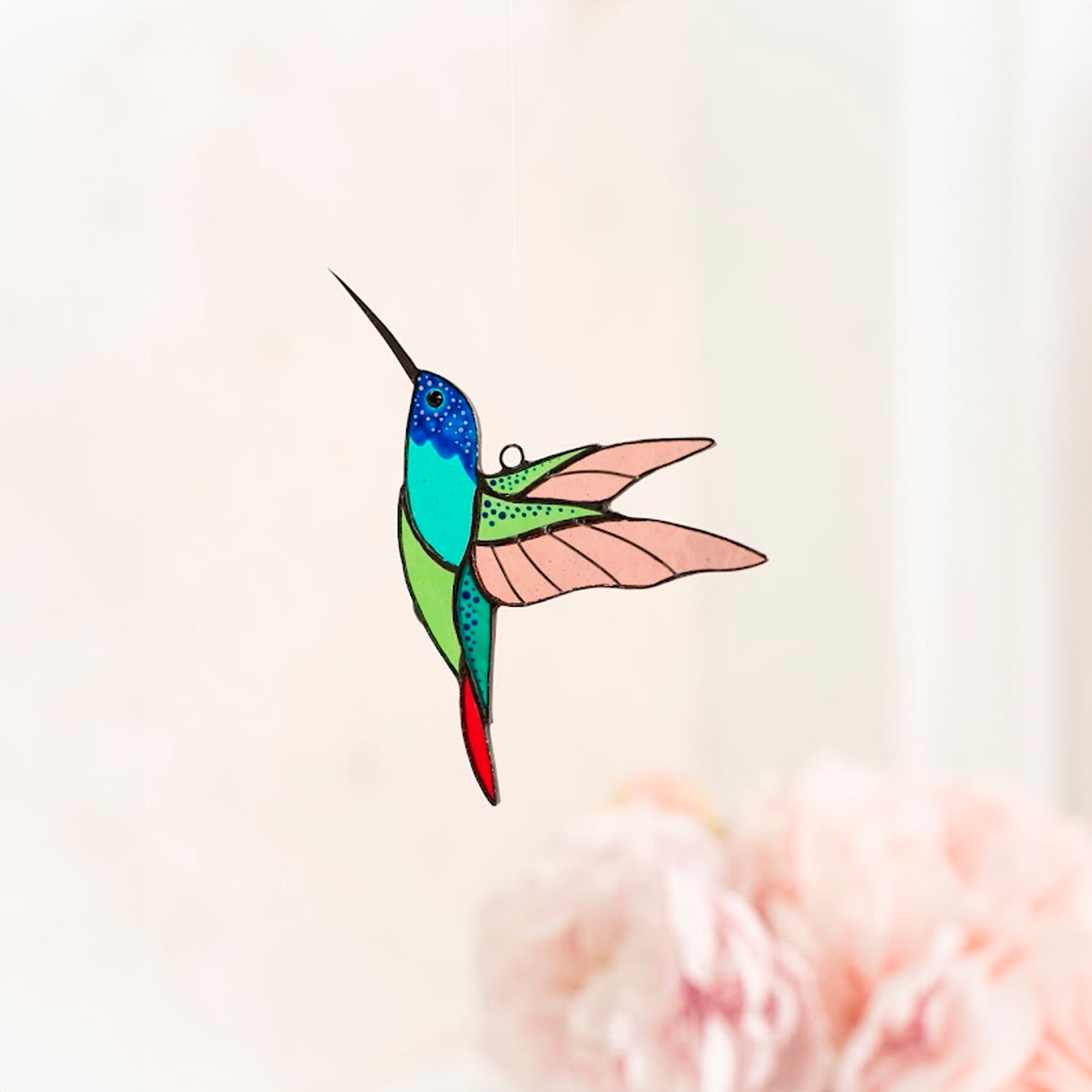 Sonnenfänger aus Buntglas mit Kolibri-Motiv – Geschenk für Mama und Ihre Lieben – handgefertigte Fensterdekoration | Symbol der Liebe, Leichtigkeit und Freude